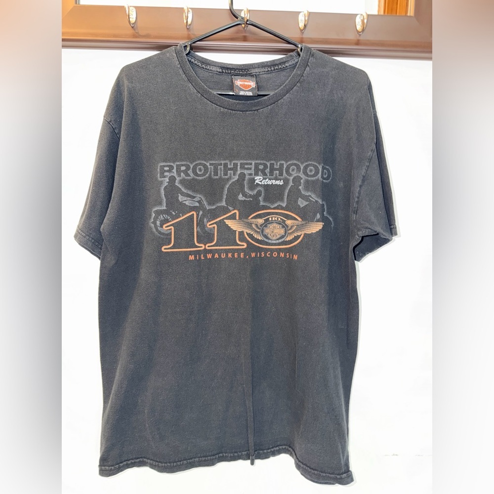 Harley-Davidson Black Tee with Orange 110 Wing Graphic Size Large